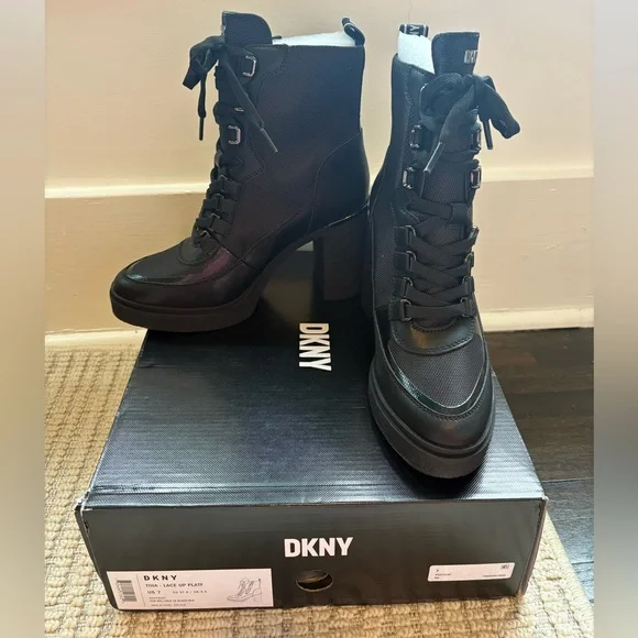 DKNY Women’s Toia Lace Up Zipper Combat Boots Black Size 7 New In Box - Picture 2 of 10